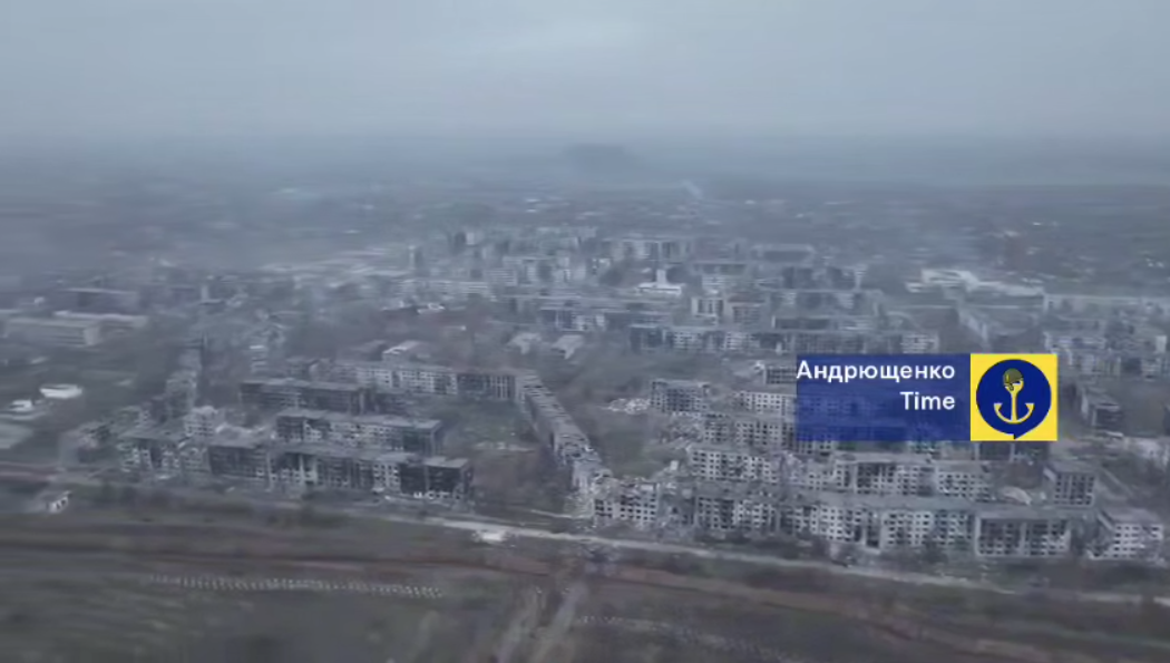 Ще один близнюк Маріуполя: в мережі показали страшне відео Мирнограда