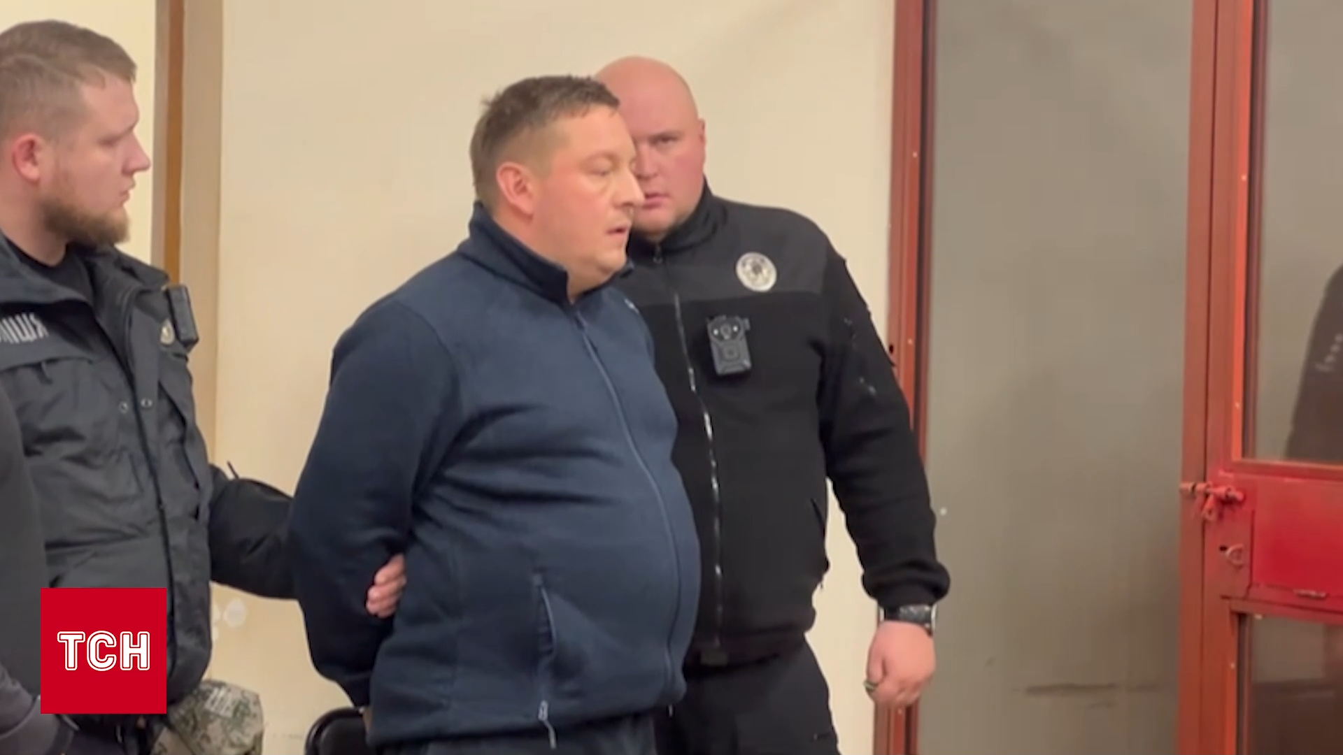 Поліцейському начальнику з Києва, який втік із 16 млн грн, обрали запобіжний захід: що вирішив суд