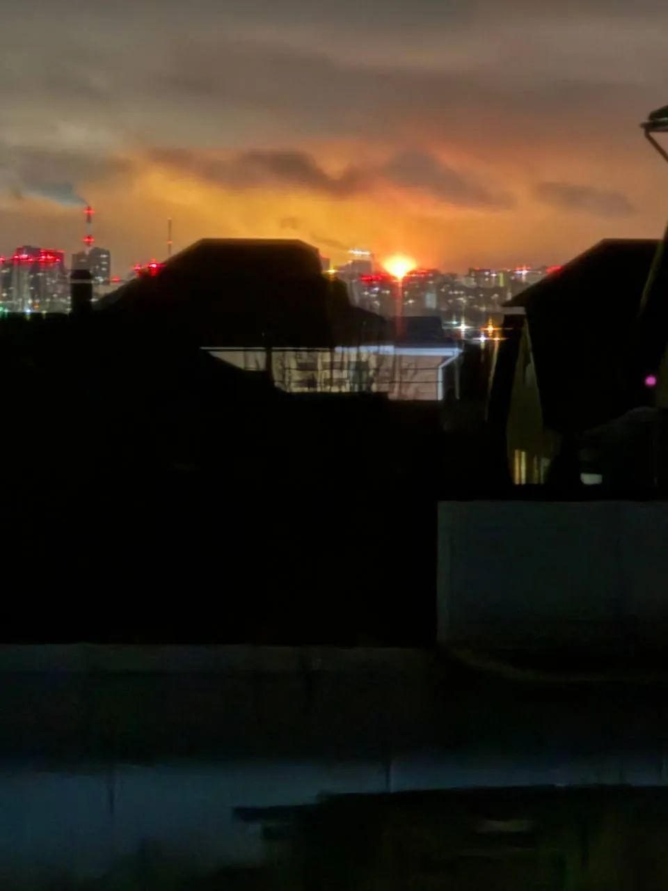 У Казані пролунали вибухи і спалахнула пожежа: перші подробиці. Фото і відео