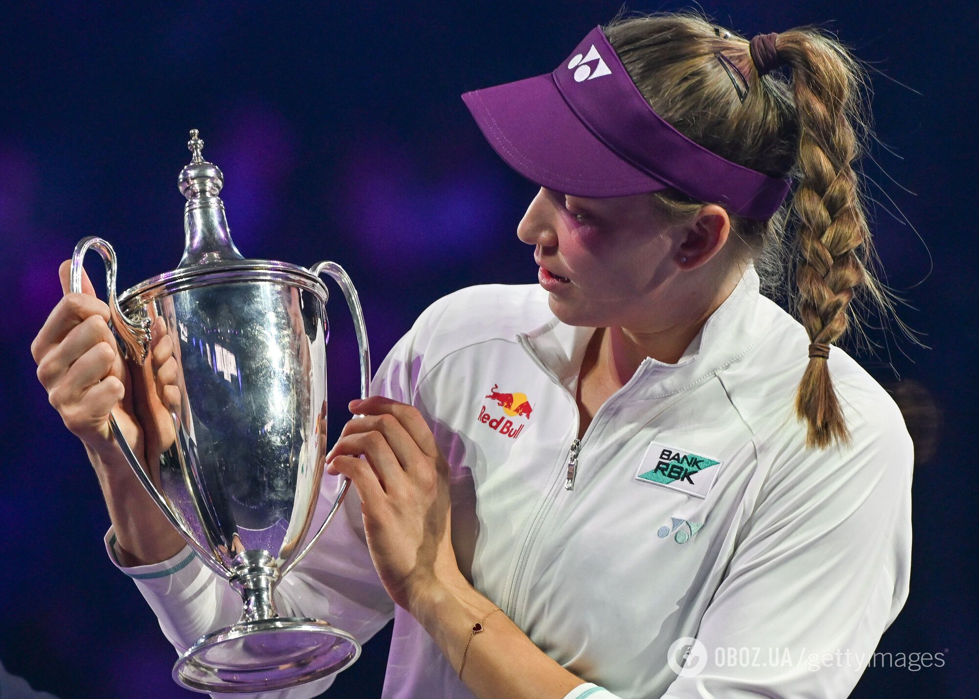 Скандал дня. Рибакіна влаштувала бунт після перемоги над Соболенко у фіналі Підсумкового турніру. Відео