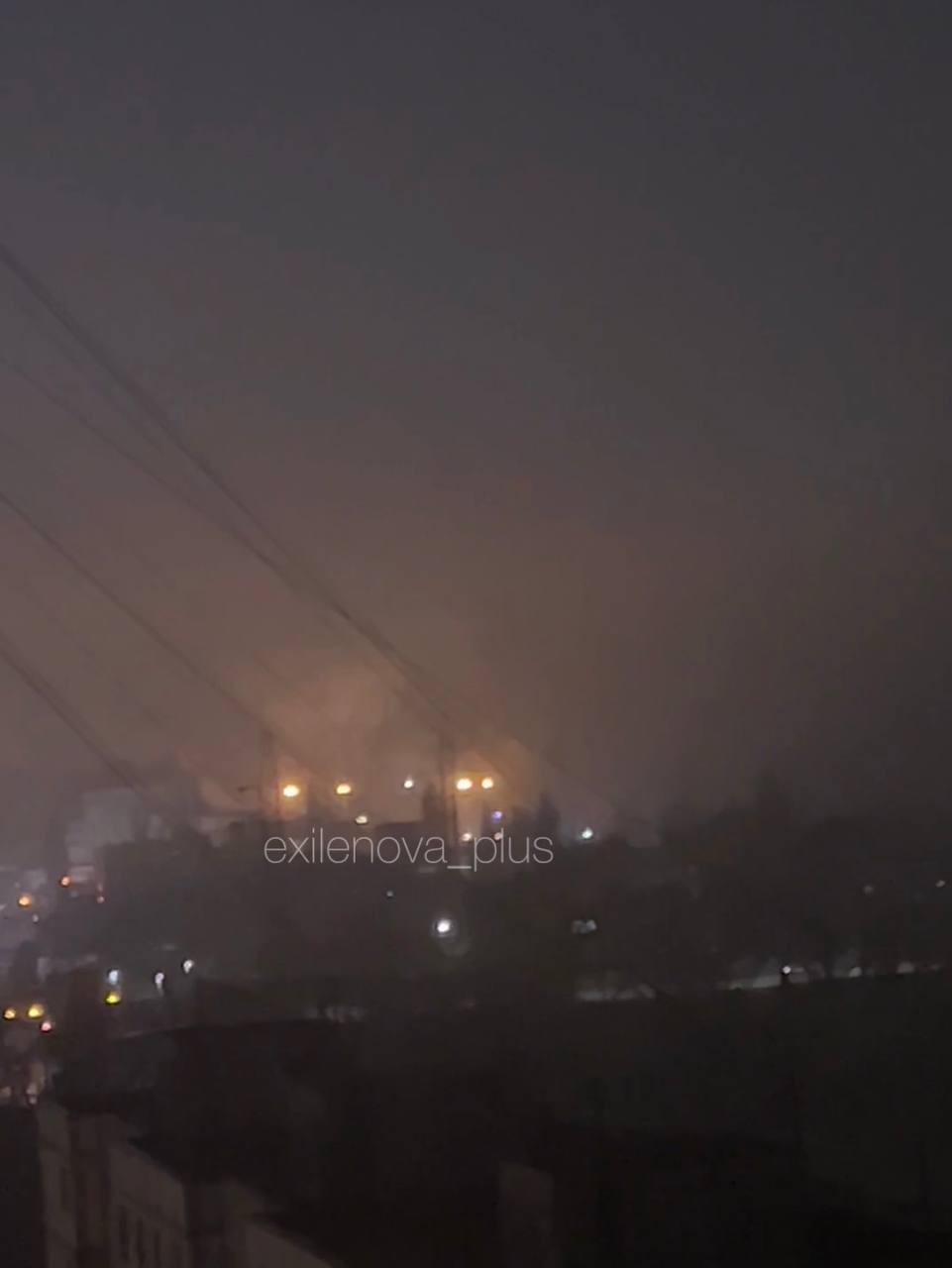 У російському Воронежі пролунали вибухи: під ударом опинилася ТЕЦ, спалахнула пожежа. Відео