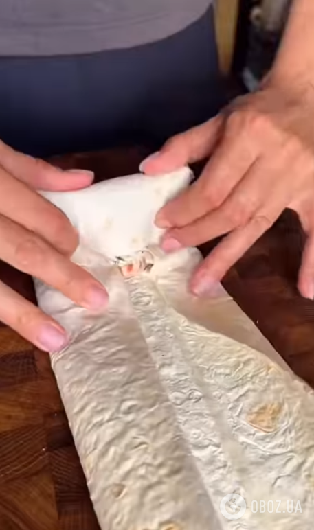 Ліниві конвертики з лаваша з шинкою та сиром: варіант перекусу за лічені хвилини