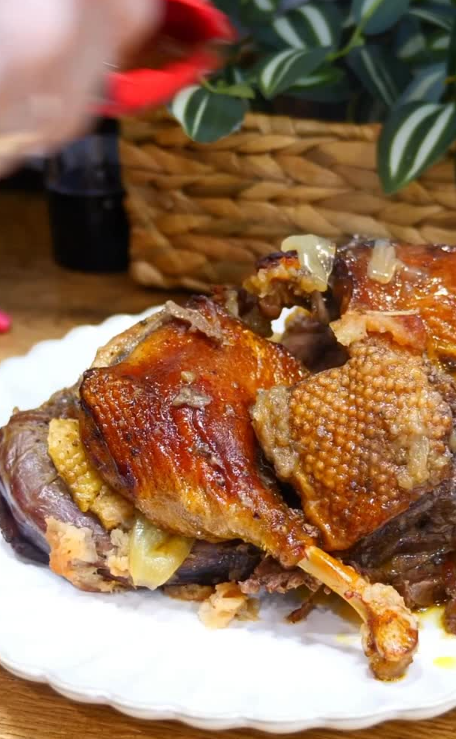 С чем запечь утку, чтобы она не была жесткой: понадобится один простой фрукт