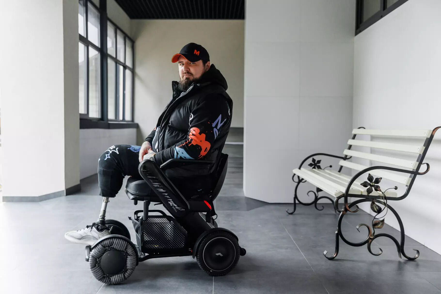 Украинский защитник перенес ампутацию ног, 25 операций и снялся в фильме: история настоящего героя