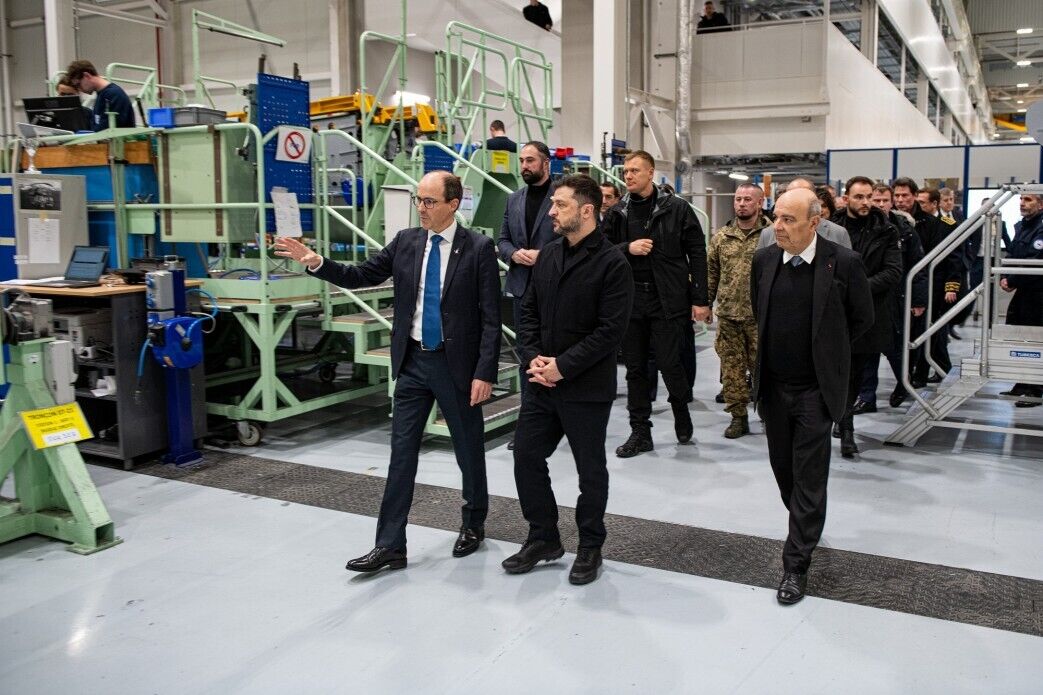 Зеленський у Франції відвідав завод-виробник літаків Rafale. Фото і відео