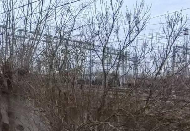 В России произошли взрывы на железной дороге: уничтожены склады с ГСМ и затруднена логистика. Фото, видео и детали операции