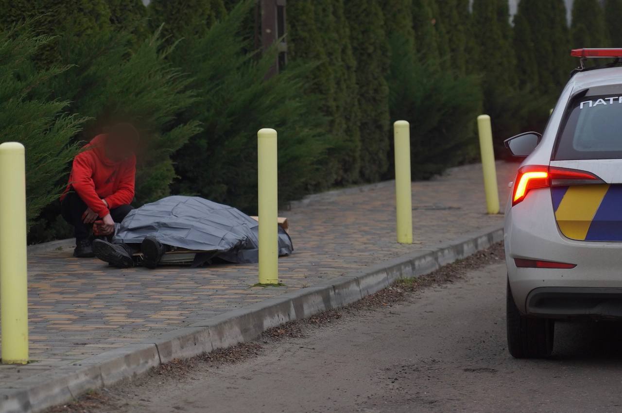 Росія вдарила балістикою по Дніпру: чотири людини загинули, десятки постраждали. Фото і відео