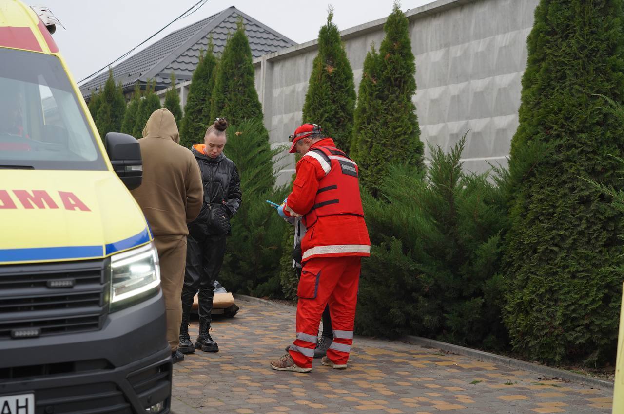 Росія вдарила балістикою по Дніпру: чотири людини загинули, десятки постраждали. Фото і відео