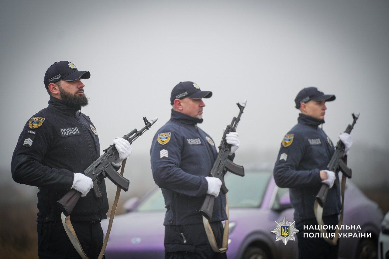 Йому назавжди буде 48: в Одесі попрощалися із загиблим на війні бійцем стрілецького батальйону поліції. Фото