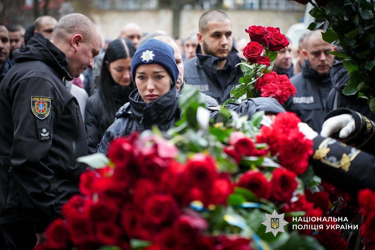 Йому назавжди буде 48: в Одесі попрощалися із загиблим на війні бійцем стрілецького батальйону поліції. Фото