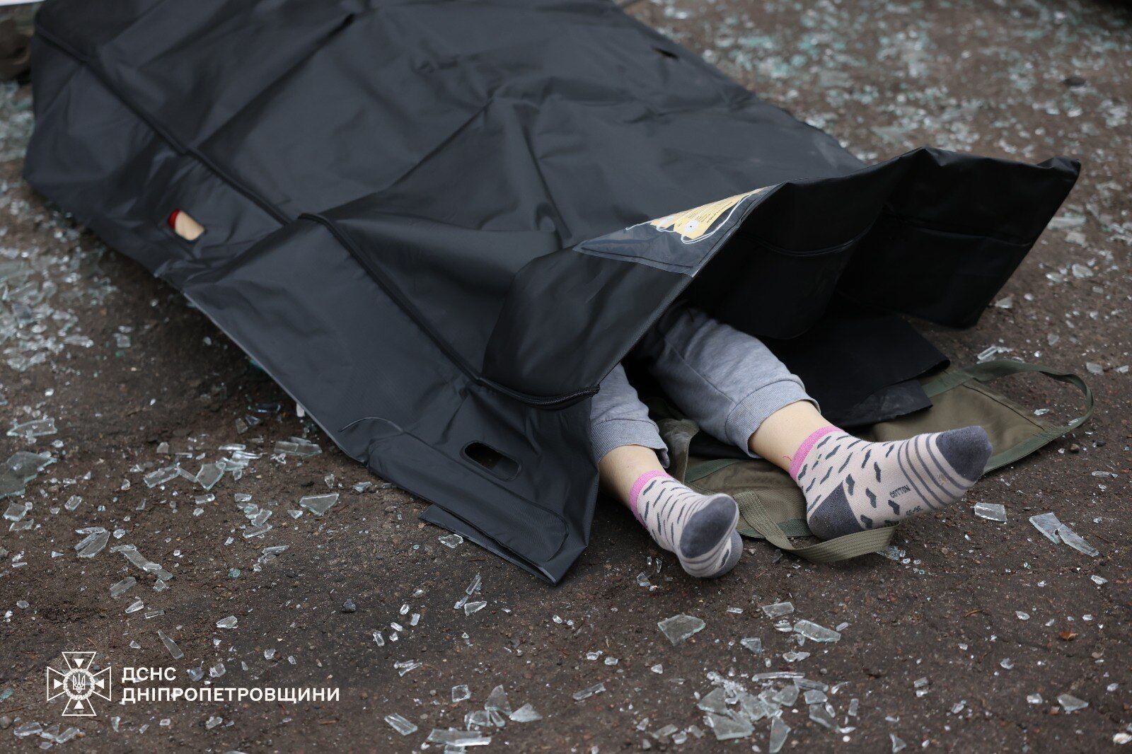 Росія вдарила балістикою по Дніпру: чотири людини загинули, десятки постраждали. Фото і відео