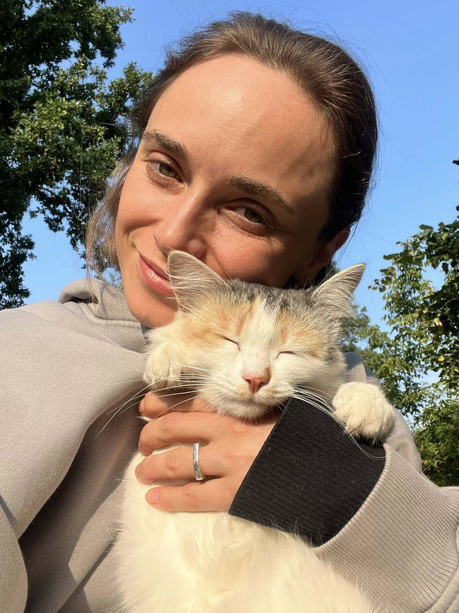 "Нам відомо вже про сімох загиблих". Зірка фільму "Довбуш" Дар’я Плахтій про втрати команди на фронті, феномен "Ти – космос" і роботу баристою в Лондоні