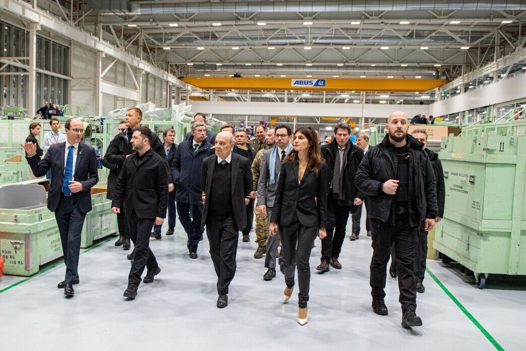 Зеленський у Франції відвідав завод-виробник літаків Rafale. Фото і відео