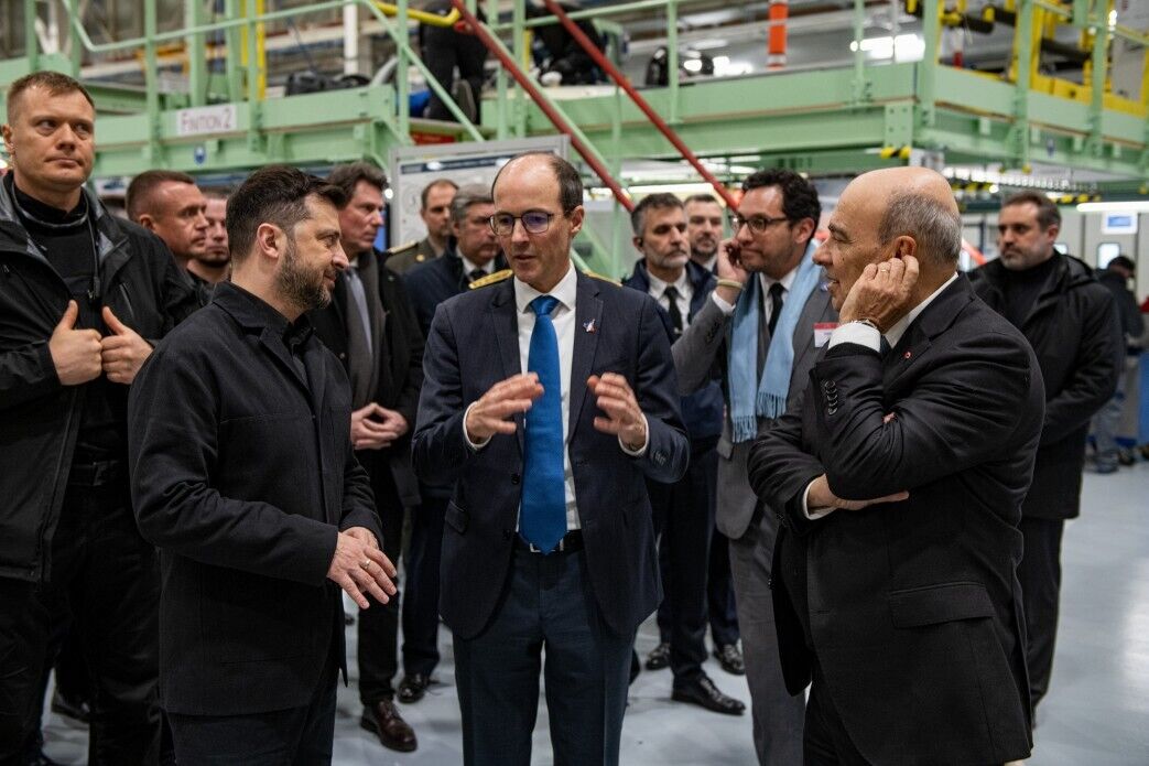 Зеленський у Франції відвідав завод-виробник літаків Rafale. Фото і відео