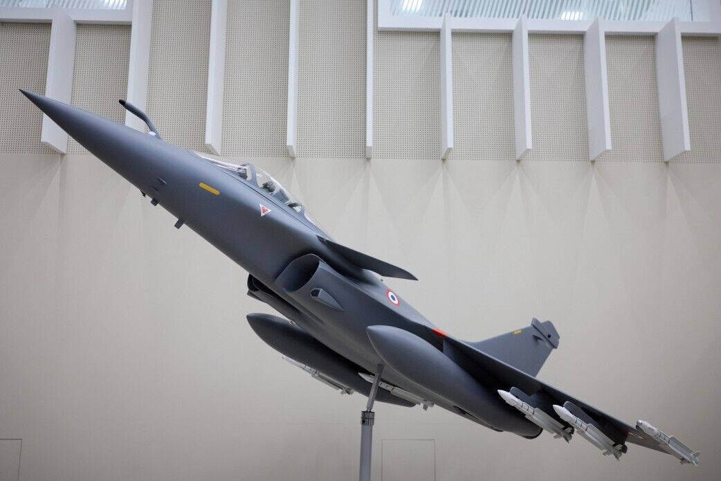 Зеленський у Франції відвідав завод-виробник літаків Rafale. Фото і відео