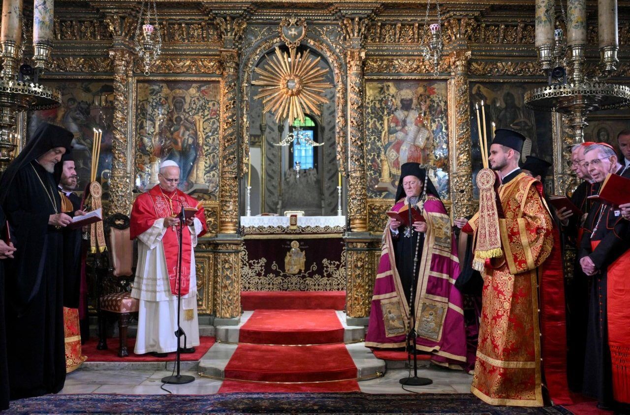 Историческое событие: Папа Лев XIV и Вселенский патриарх Варфоломей I подписали совместную декларацию. Фото