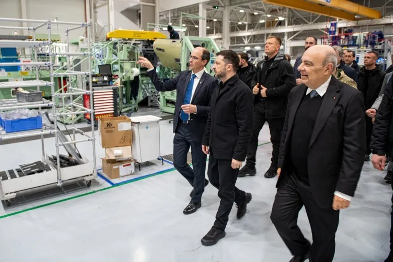 Зеленський у Франції відвідав завод-виробник літаків Rafale. Фото і відео
