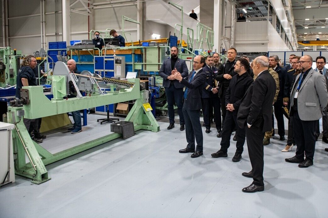 Зеленський у Франції відвідав завод-виробник літаків Rafale. Фото і відео