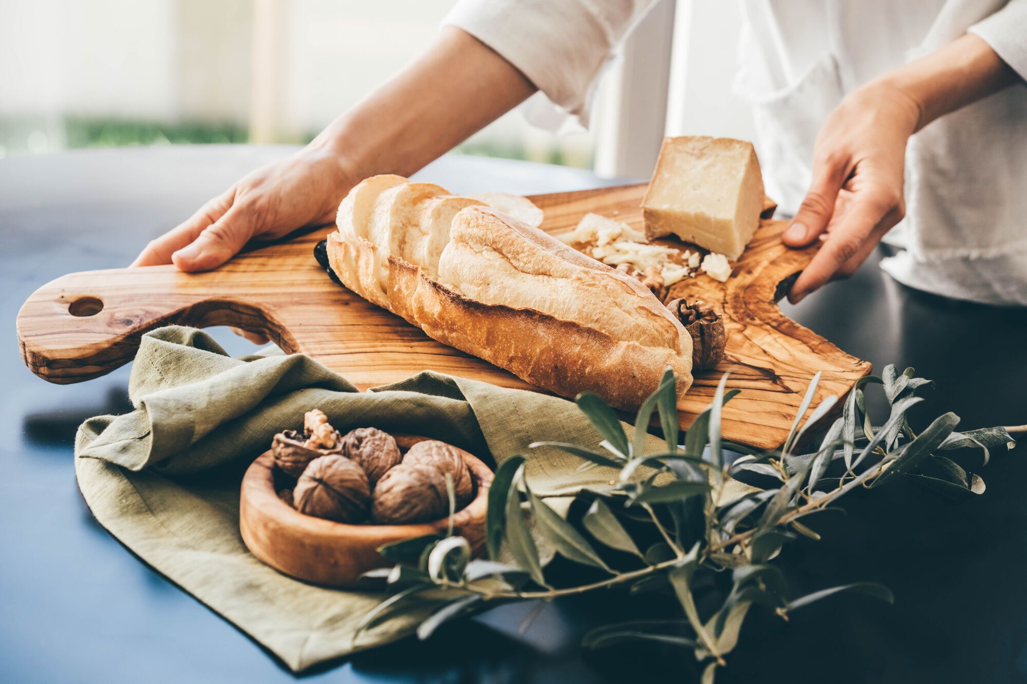 Хліб дуже довго не буде черствіти: що потрібно зробити для ідеального результату