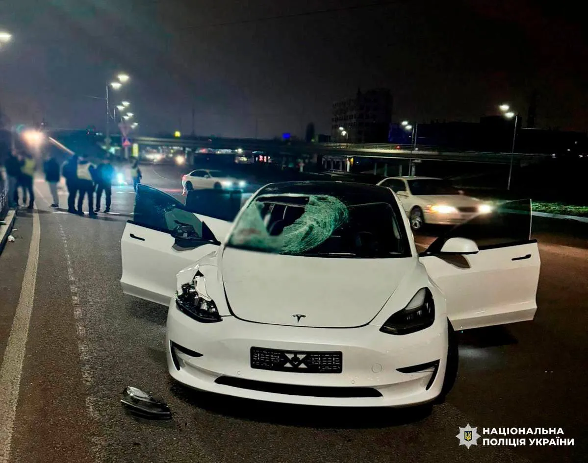 В Киеве на Оболони пьяный гражданин РФ на переходе сбил насмерть 13-летнюю девочку. Подробности ДТП и фото