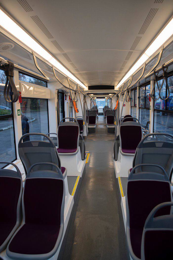 С отоплением и камерами наблюдения: Кличко показал новые трамваи и автобусы, которые появились на дорогах Киева