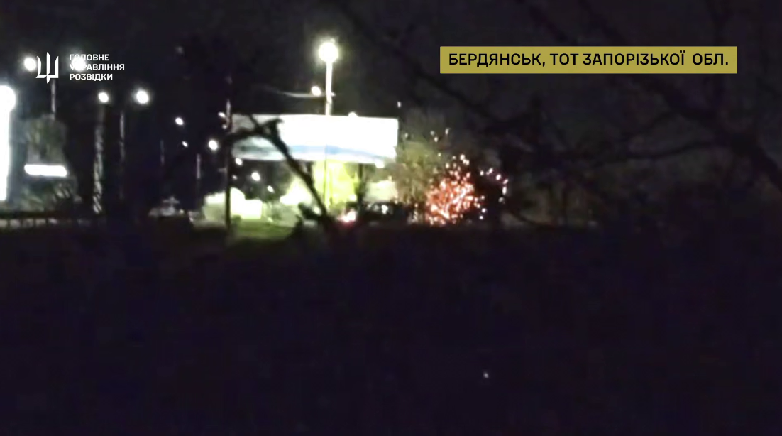 Мінус окупанти, "Тигр" і два пікапи: у ГУР розкрили деталі "гуркоту" в Бердянську. Відео