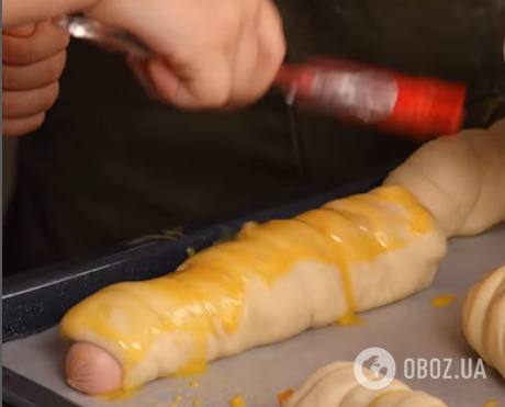 Идеальные сосиски в тесте на прессованных дрожжах: рецептом поделился Михаил Кацурин