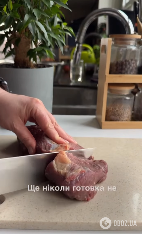 Краще за котлети: як приготувати соковите томлене м'ясо до картоплі на обід