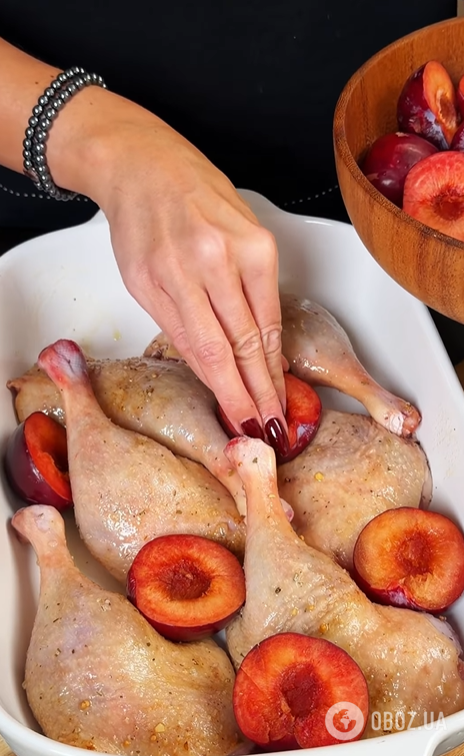 Сочная запеченная утка со сливами на Рождество и Новый год: мясо просто тает во рту