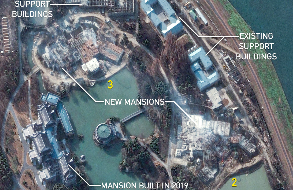 КНДР возводит три роскошных особняка для иностранных лидеров: одна из резиденций – для Путина. Спутниковые фото