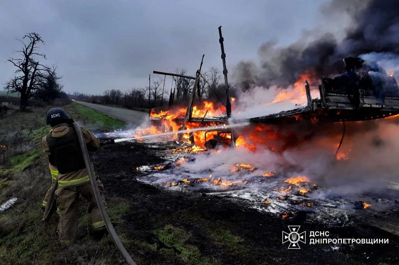 Окупанти атакували Дніпропетровщину: загинув чоловік, є постраждалі. Фото