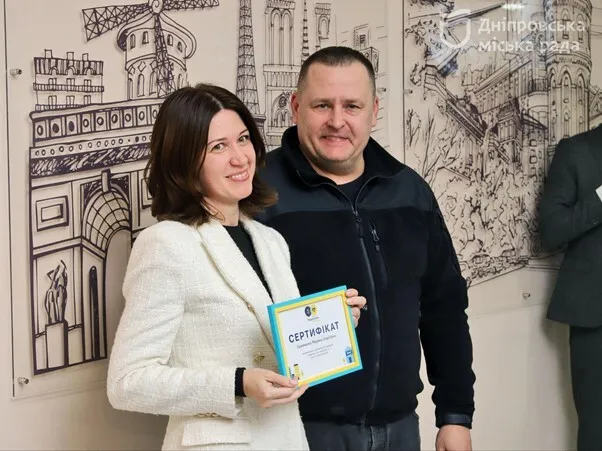 Поддержка и фундамент жизни: в Днепре еще 21 семья переселенцев из Мариуполя получила ключи от социального жилья