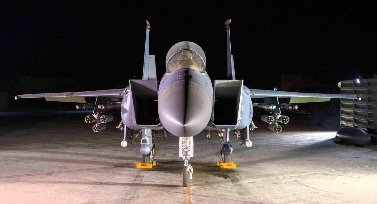 Українські винищувачі F-16 використовують зброю з лазерним наведенням: які переваги це дає