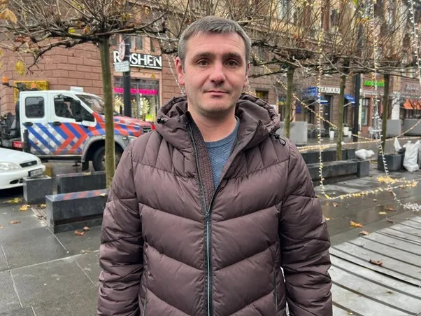 В Днепре монтируют новогоднюю 17-километровую иллюминацию с бесперебойным питанием