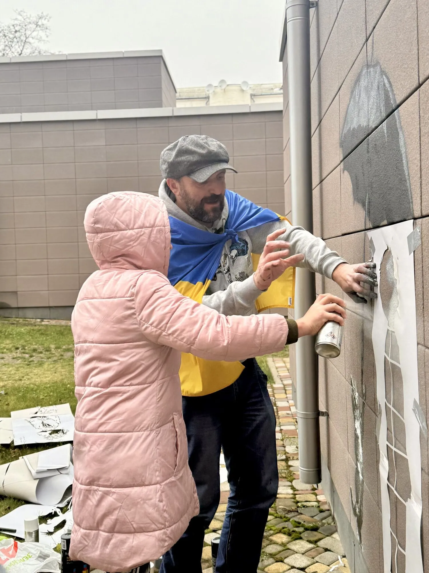 Кот прикрывает ребенка-пациента больницы от российских ракет: в столичном "Охматдете" появился уникальный мурал. Фото