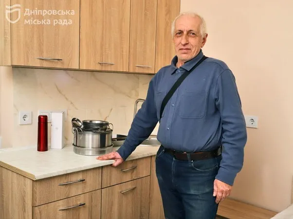 Поддержка и фундамент жизни: в Днепре еще 21 семья переселенцев из Мариуполя получила ключи от социального жилья