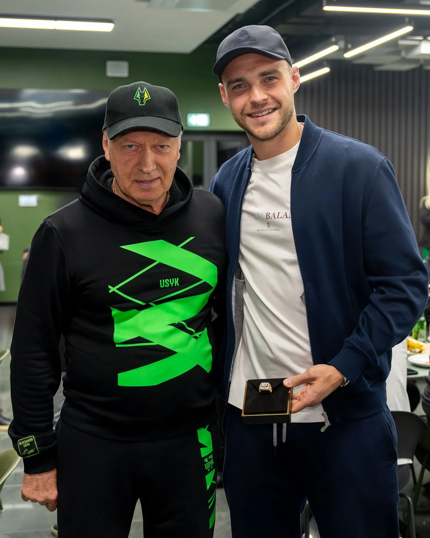 Украинский футболист потребовал удвоить ему зарплату в Украине до 100 000 долларов в месяц – СМИ