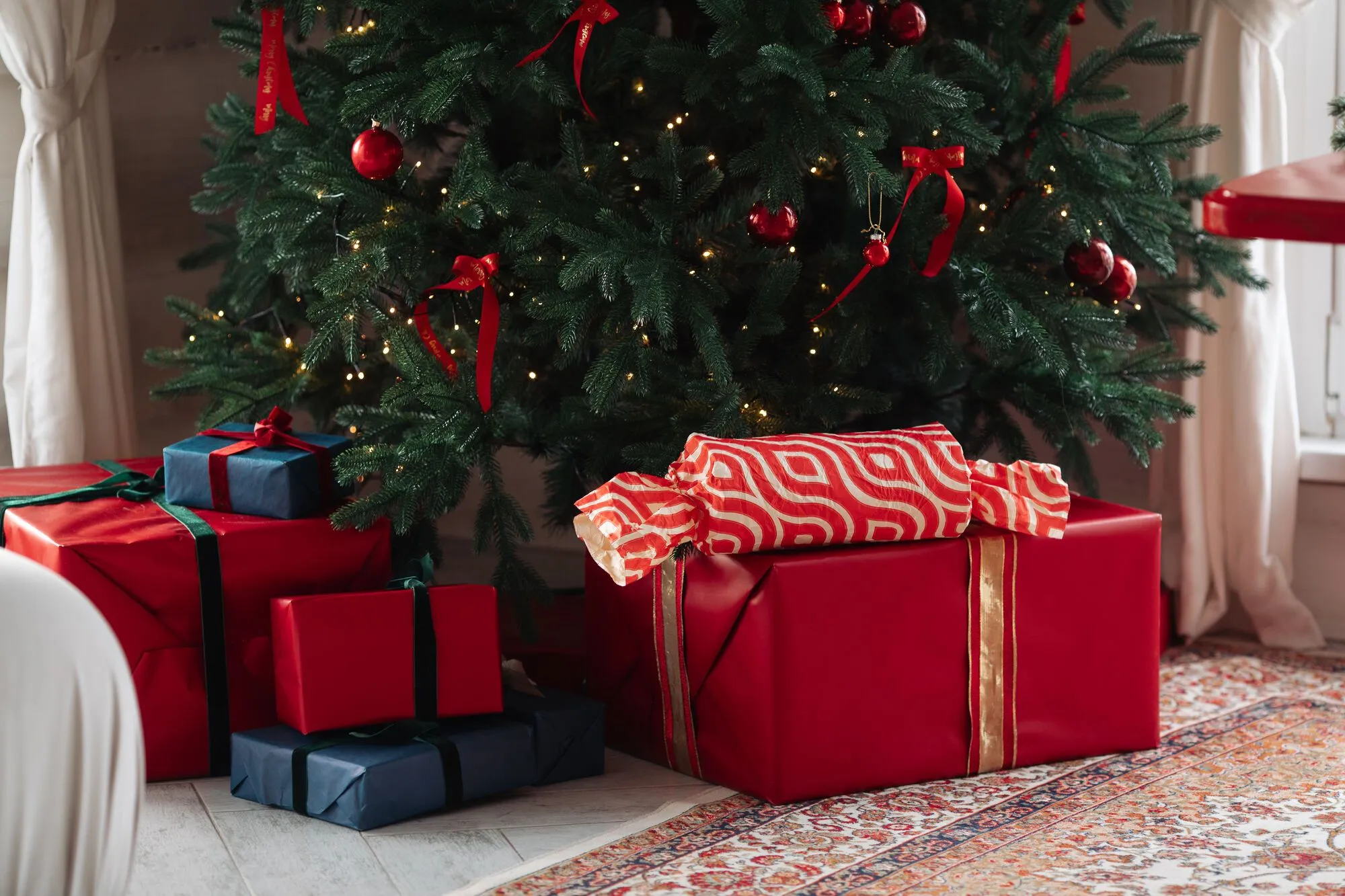 Як прикрасити низ ялинки: буде гарно, як у фільмах