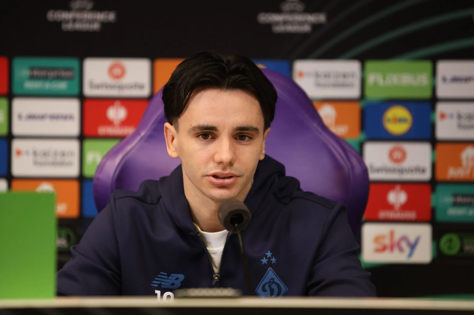 Знаменитый футболист "Динамо" пожаловался, как ему тяжело и "больно" ездить из Киева в Европу