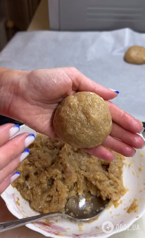 Соковиті гнізда з фаршу з грибною начинкою: зверху додайте багато сиру