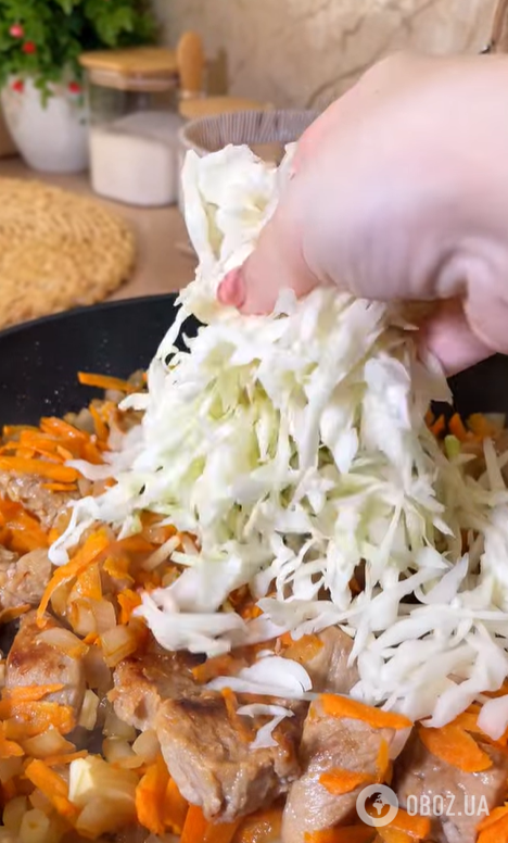 Найсмачніша тушкована капуста на обід: як приготувати