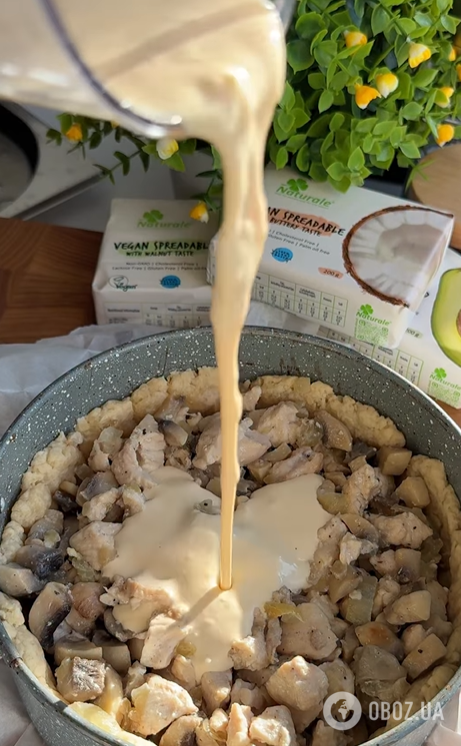 Ситний кіш з куркою та грибами на вечерю: як приготувати смачний пиріг без заморочки