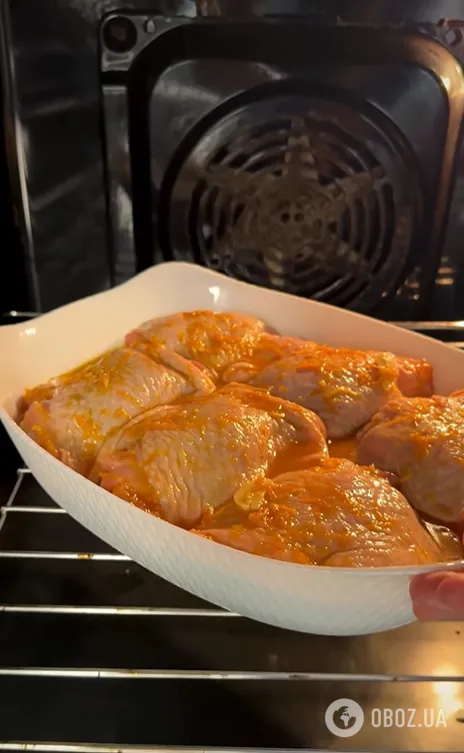 Сочные запеченные бедра с апельсином: мясо просто тает во рту