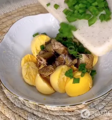 Фаршировані яйця зі шпротами для новорічного столу: найпростіший рецепт бюджетної закуски