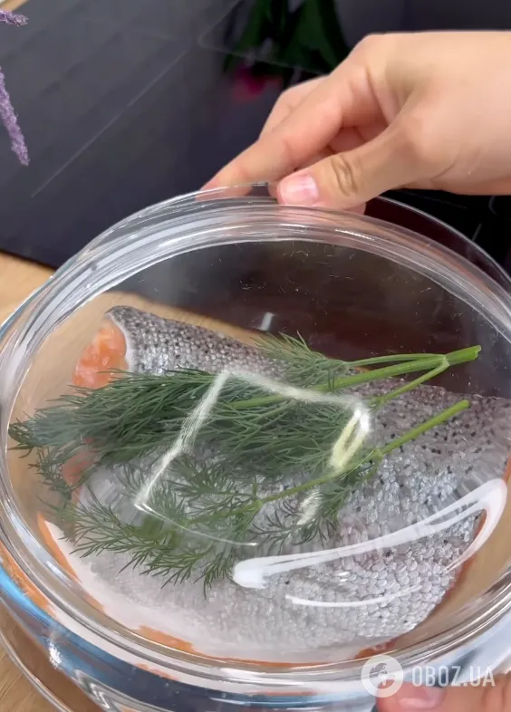 Як смачно засолити червону рибу для салатів і бутербродів: ділимося оригінальним рецептом