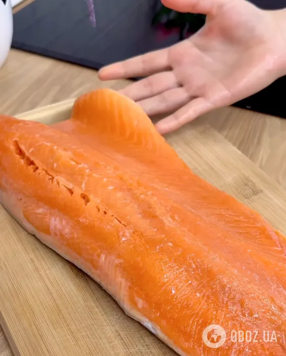 Як смачно засолити червону рибу для салатів і бутербродів: ділимося оригінальним рецептом