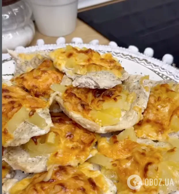 Сочное мясо по-французски с ананасами и сыром: рецепт вкусного блюда для новогоднего стола