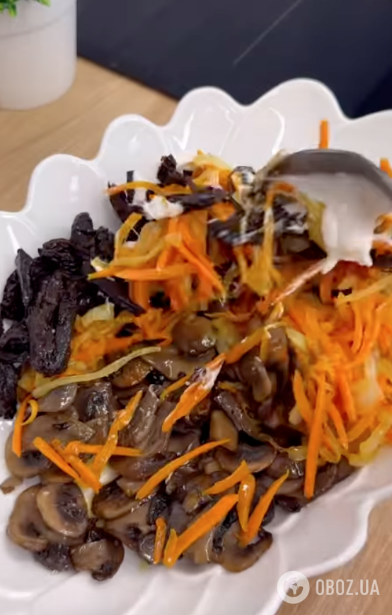 Сытный новогодний салат "Грибник": делимся легким рецептом