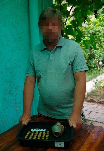 У Польщі затримали російського археолога, причетного до незаконних розкопок у Криму: з'явились подробиці