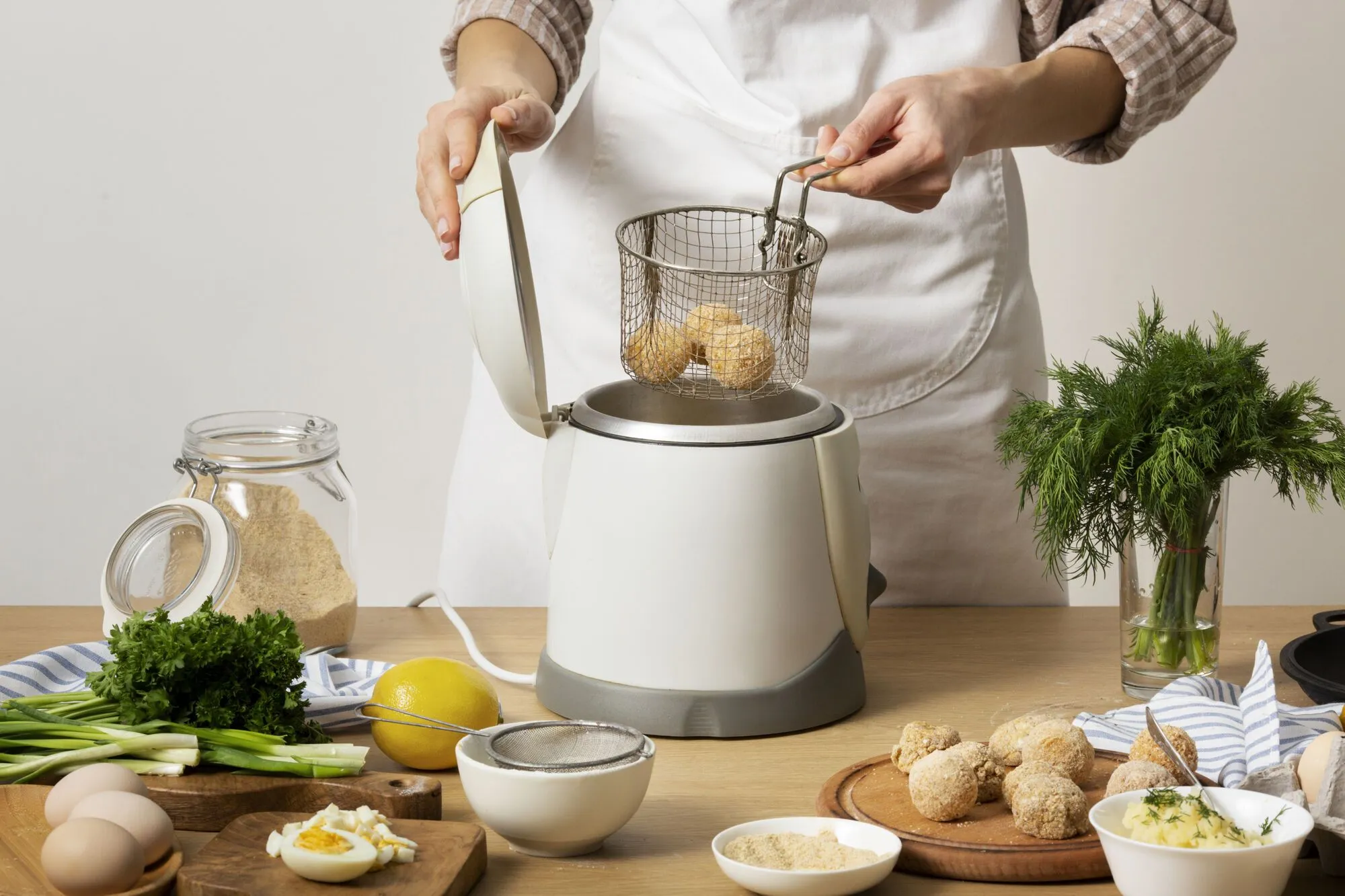 Чи можна класти фольгу в аерогриль: детальне пояснення